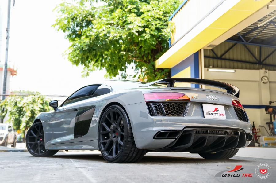  Audi R8 V10 on Vossen Wheels (CG-205) 2019 года  (фото 7 из 17)